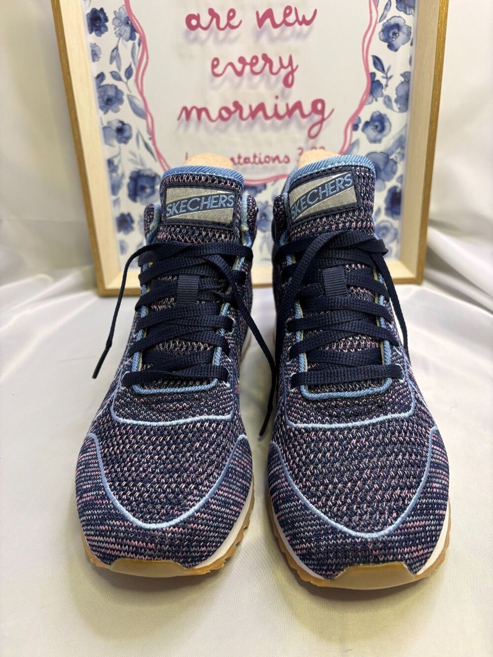 Skechers Women’s Sneakers Size 8.5 Blue Multi Color Knit Walking Shoes Excellent